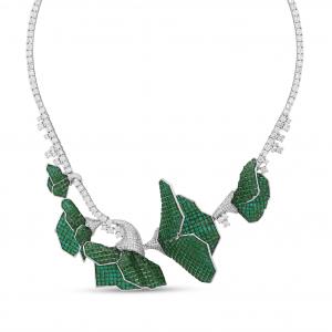 Eclat Green Poppy Flower Silver Necklace