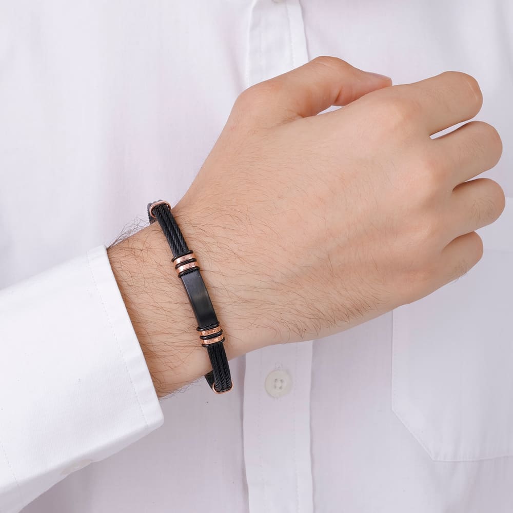 Bravoman Koleksiyonu Siyah Örgü Antrasit Plaka ve Rose Metal Detaylı Bileklik