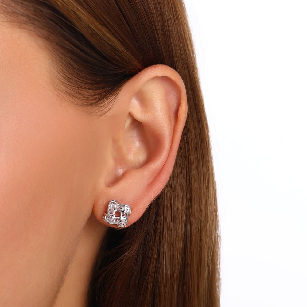 Серьги Gift Collection с геометрическим узлом и камнями