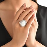 White Dreams Oval Beyaz Taşlı Mineli Tomurcuk Detaylı Gümüş Yüzük 3