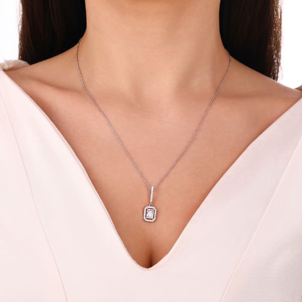 Колье Gift Collection с розовым багетным камнем